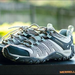 Merrell Women’s Accentor Low Hiking Shoes